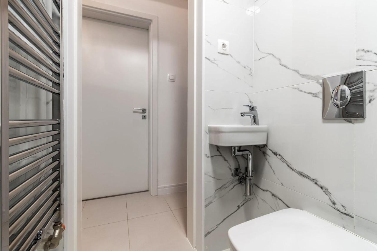 Quiet Very Central & Stylish Apt بودابست المظهر الخارجي الصورة